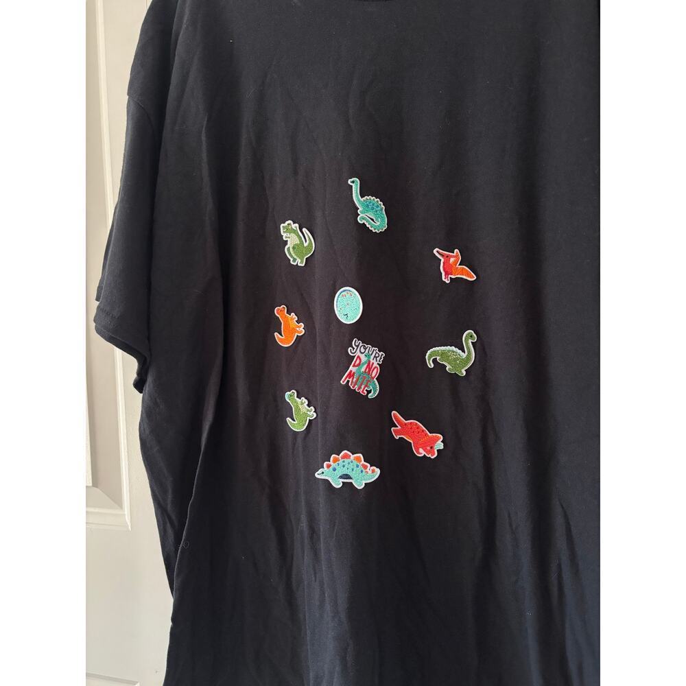 Gildan Heavy Cotton Dino Graphic T Shirt Black Size 2XL Short Sleeve Casual Tee - Picture 3 of 6